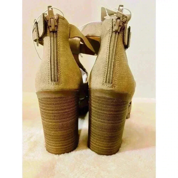 Universal Thread Women’s Auburn block heels - Picture 5 of 7